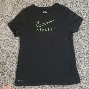NWOT Nike t shirt